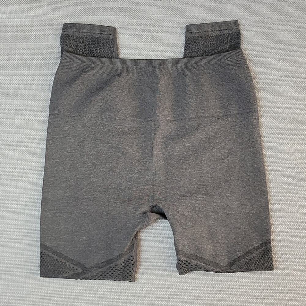 Fabletics Mosaic High-Waisted‎ 7/8 Leggings Size S
